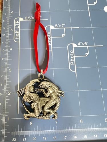 Fandom Emporium Alien Vs Predator Hanging Ornament