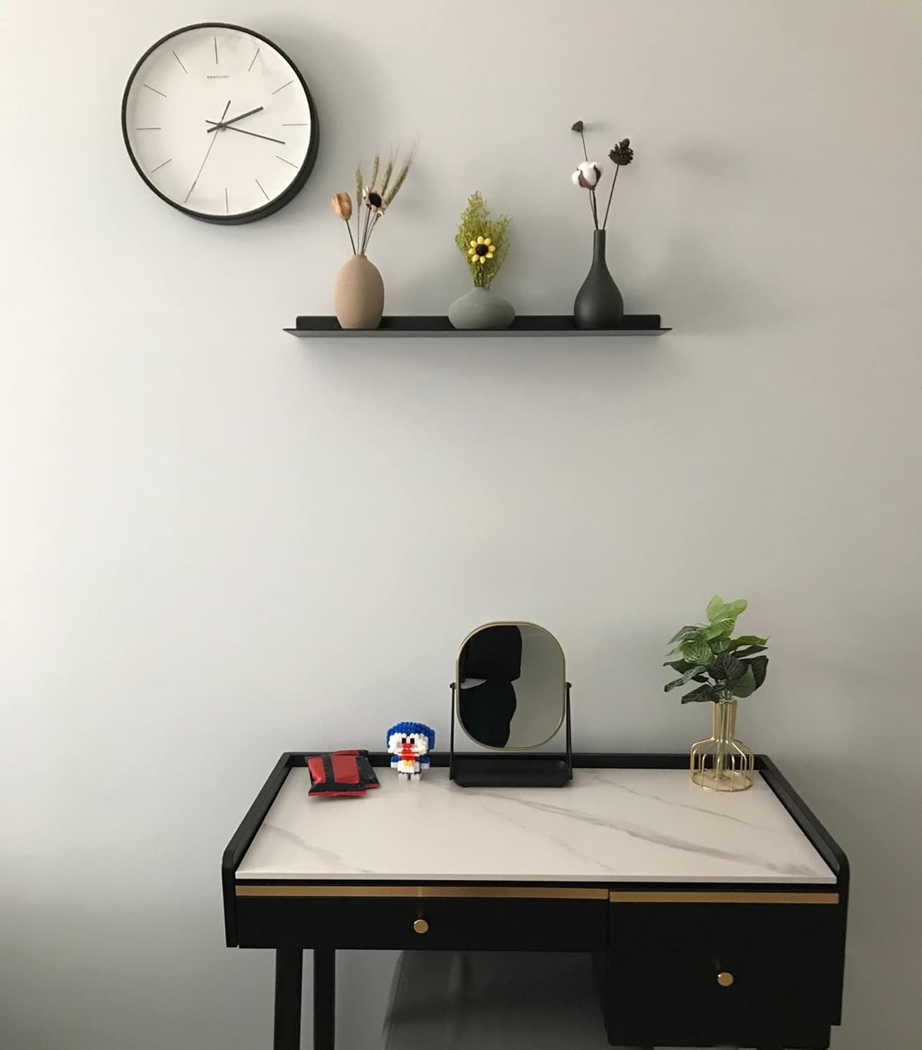Heavy Duty Black Linear Metal Wall Shelf for Modern Living Room