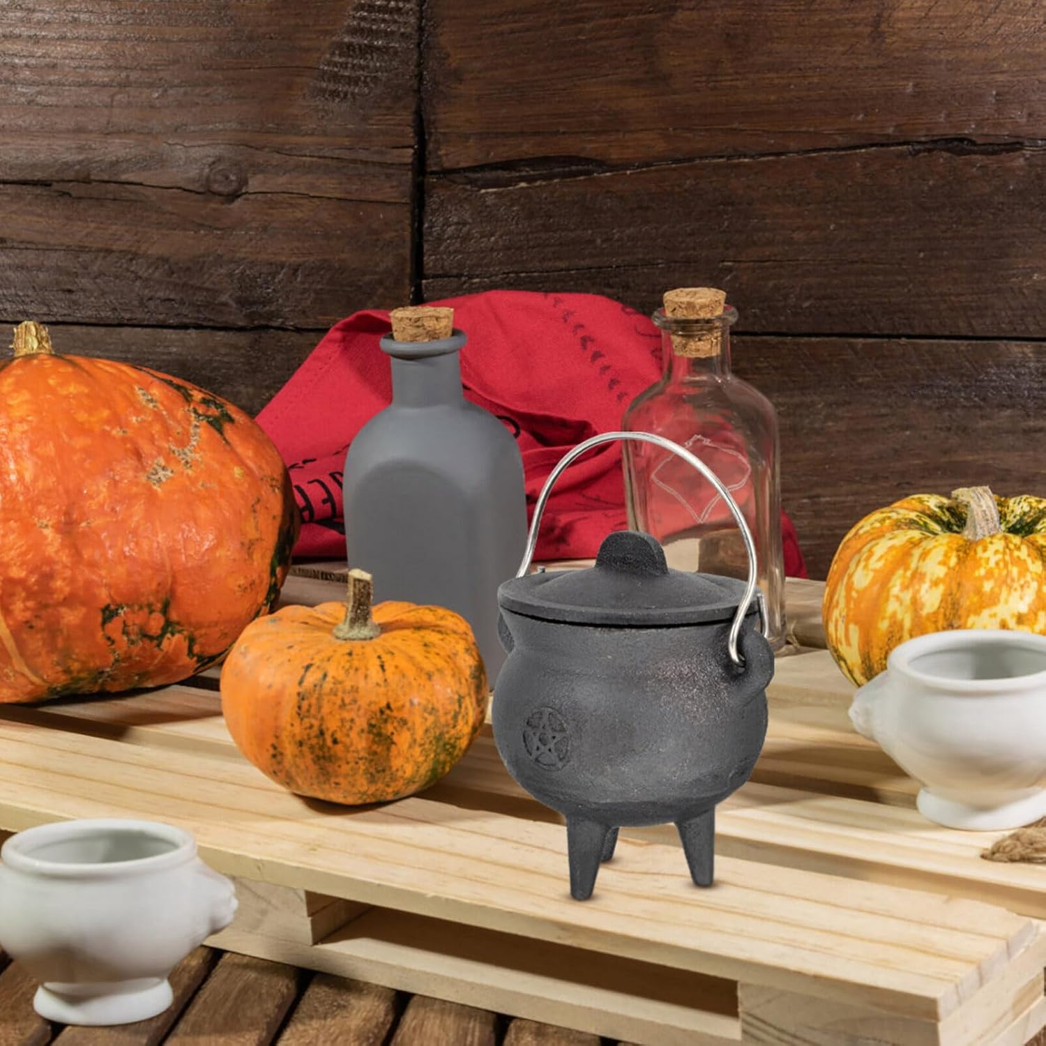 BESTonZON Triple Moon Cast Iron Cauldron with Lid Halloween Decor