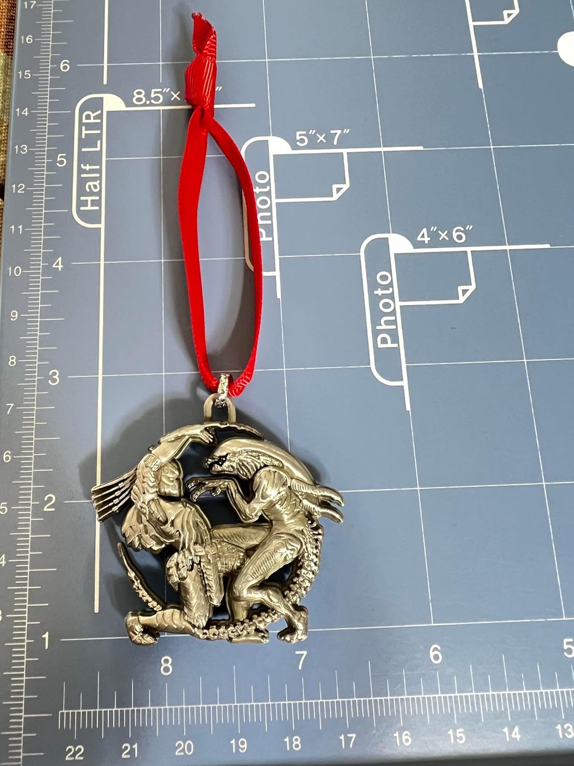 Fandom Emporium Alien Vs Predator Hanging Ornament